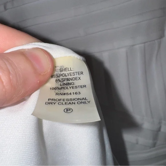 Calvin Klein Woman’s White Geometrical Dress NWT - Picture 7 of 7